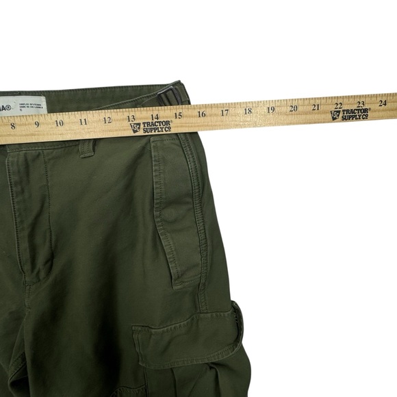 Aritzia TNA Green Cargo Pants with Utility Design Size 6 - Picture 4 of 8